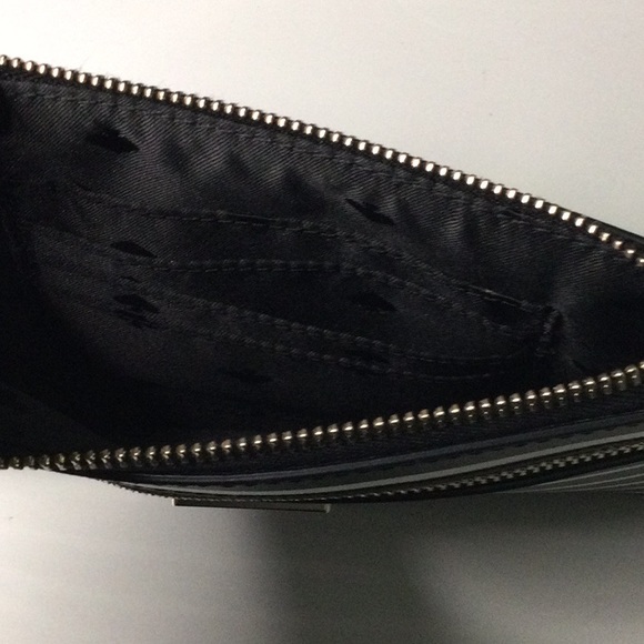 Kate Spade Black & White Stripe Wristlet Front Zipper Pocket & Inside Card Slots - Picture 4 of 5